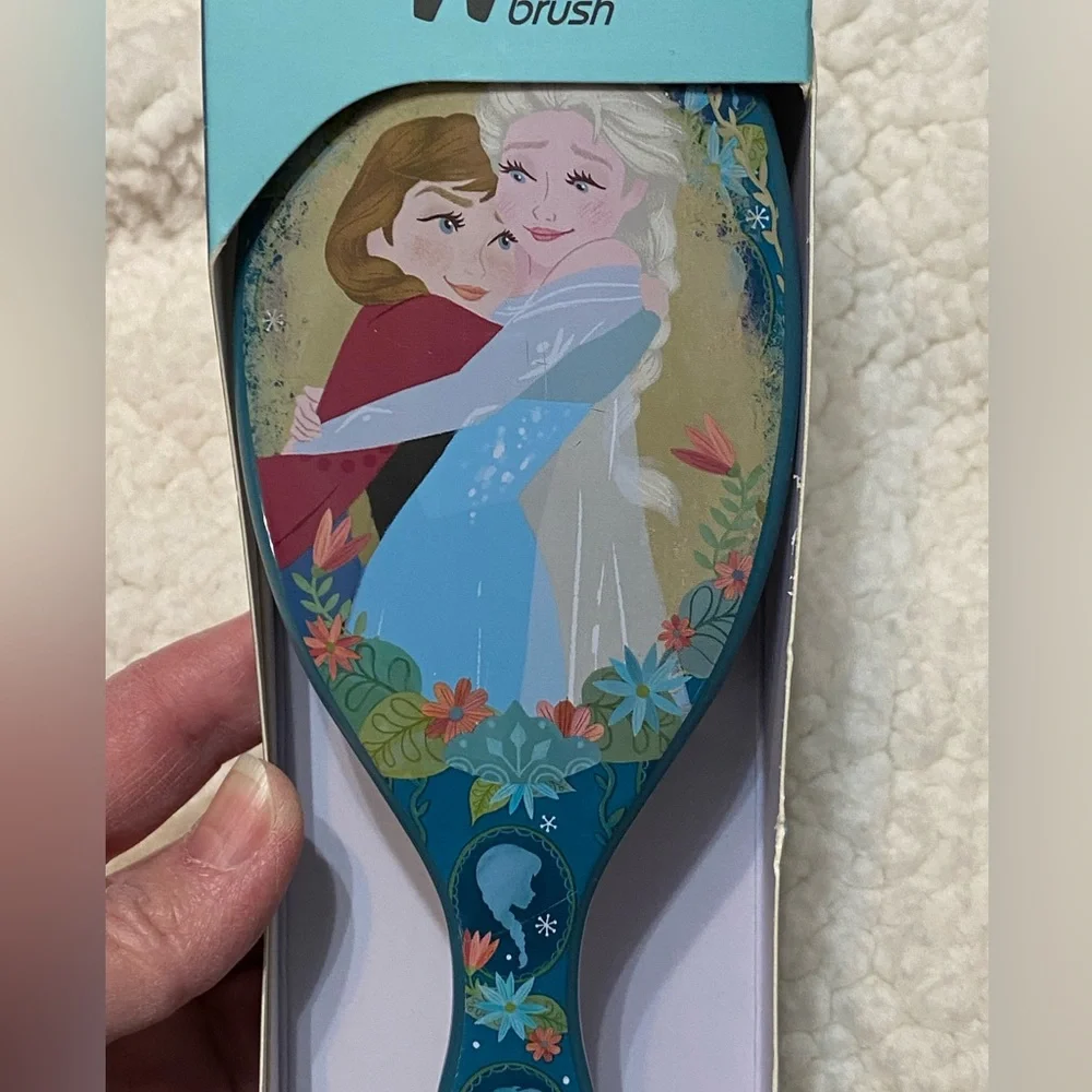 Disney Frozen Blue Wet Brush New in Box